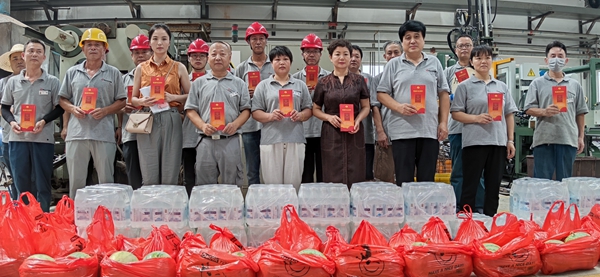 余曉琴慰問(wèn).jpg